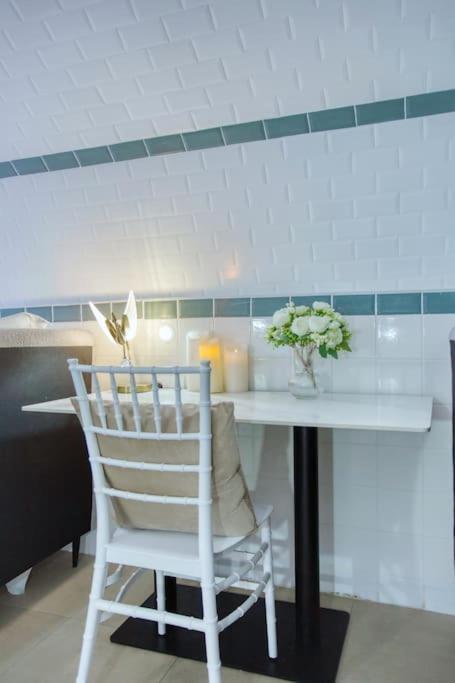 Le Nid Parisien Triplex Cosy Et Chaleureux Apartment Luaran gambar