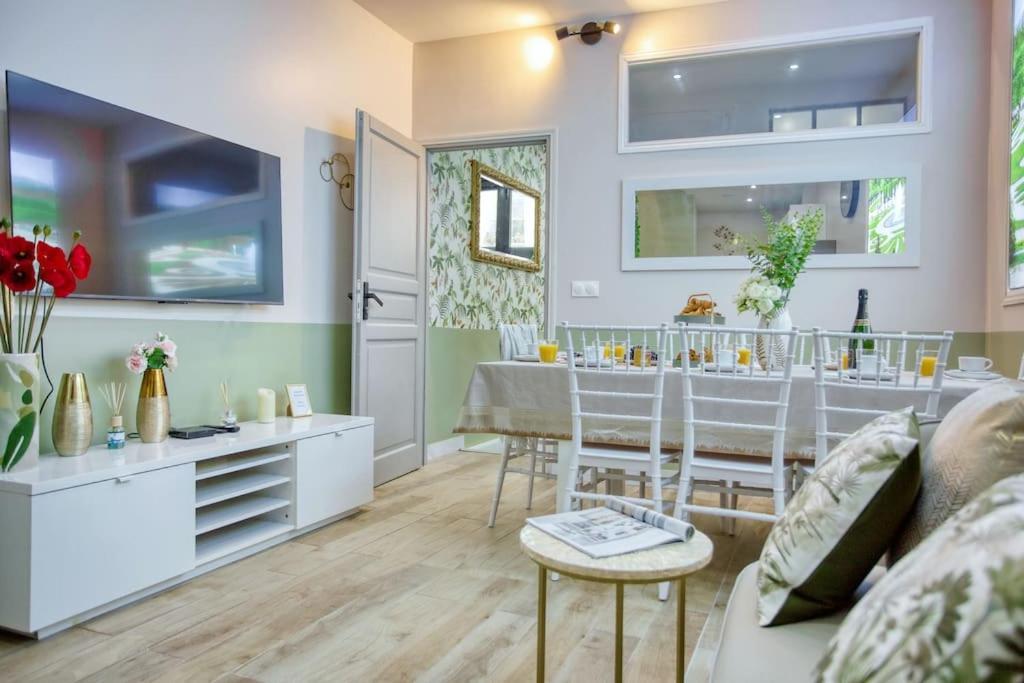 Le Nid Parisien Triplex Cosy Et Chaleureux Apartment Luaran gambar