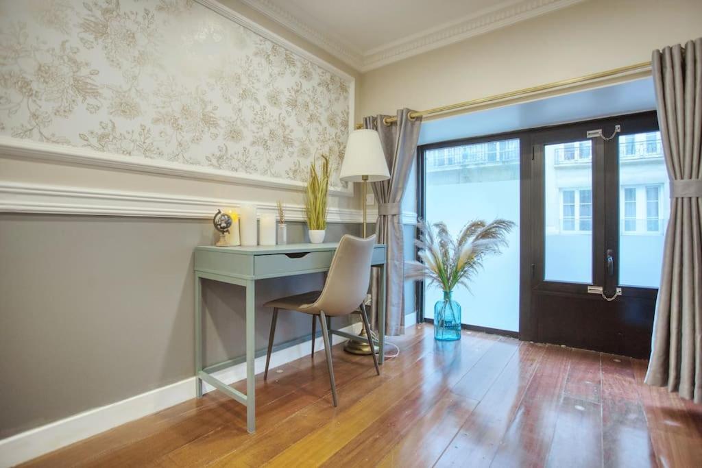 Le Nid Parisien Triplex Cosy Et Chaleureux Apartment Luaran gambar