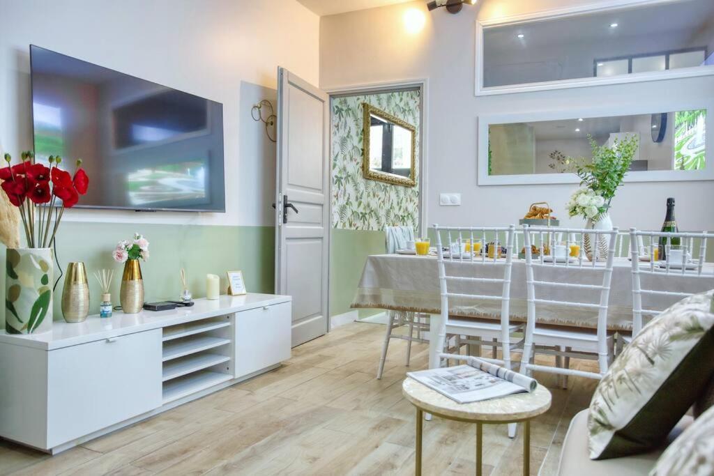 Le Nid Parisien Triplex Cosy Et Chaleureux Apartment Luaran gambar