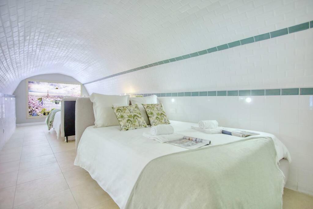 Le Nid Parisien Triplex Cosy Et Chaleureux Apartment Luaran gambar